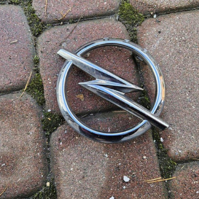 Znaczek grilla przedniego PROACE CITY Berlingo Combo E Rifter 98167914DX