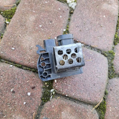 Rezystor dmuchawy wentylatorów PROACE Berlingo Combo E Rifter 9829220580