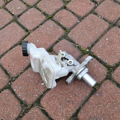 Zbiorniczek serwa z pompa PROACE CITY Berlingo Combo E Rifter 9807687080