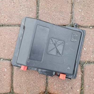 Obudowa bezpieczników PROACE CITY Berlingo Combo E Rifter 9678633380