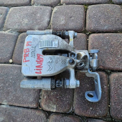 Zacisk tylny prawy LINKA PROACE CITY Berlingo Combo E Rifter 9819337780