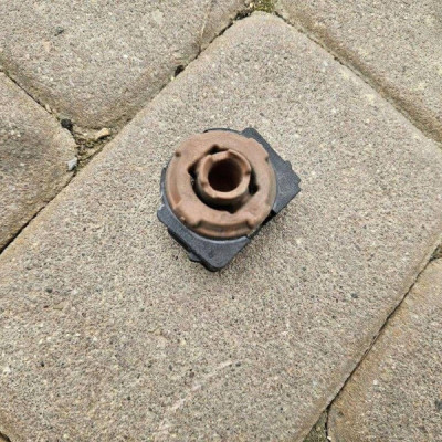 Guma mocowanie chłodnicy uchwyt wspornik Opel Mokka B 2 II