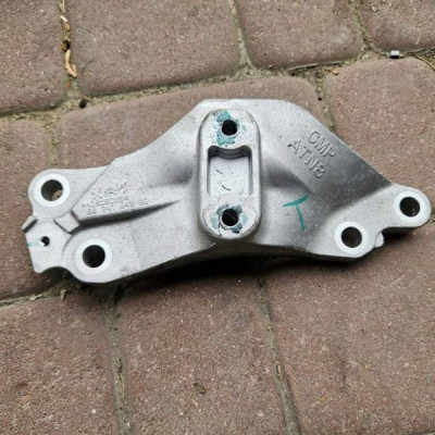 Łapa poduszka mocowanie skrzyni biegów 1.2THP Opel MOKKA B 2 II 9824184280