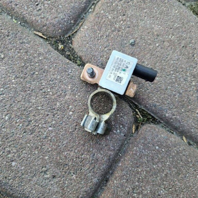 Czujnik klemy minusowej Opel MOKKA B 2 II 9845856880