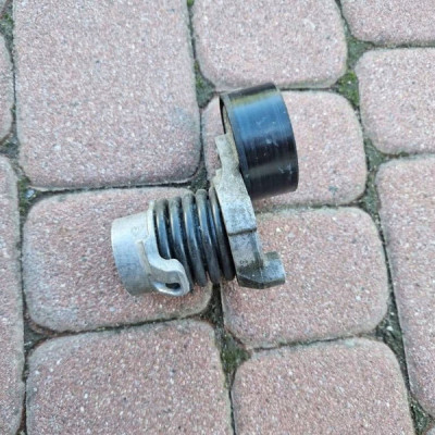 Rolka napinacz napinacza 0.9TCE Renault Clio IV 117506193R