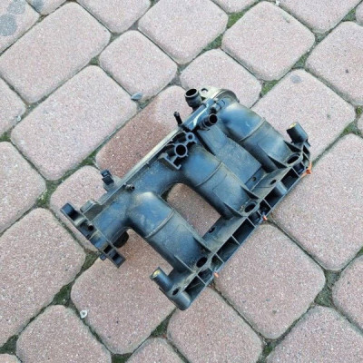 Kolektor ssący 0.9TCE Renault Clio IV 140030105R 140039944R