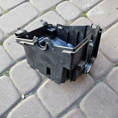 Podstawa bezpieczników PROACE CITY Berlingo Combo E Rifter 9804681980