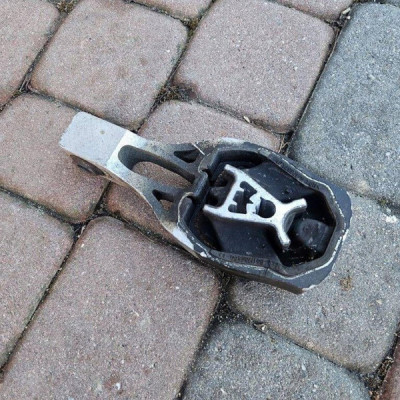 Łapa silnika skrzyni PROACE CITY Berlingo Combo E Rifter 9811786680