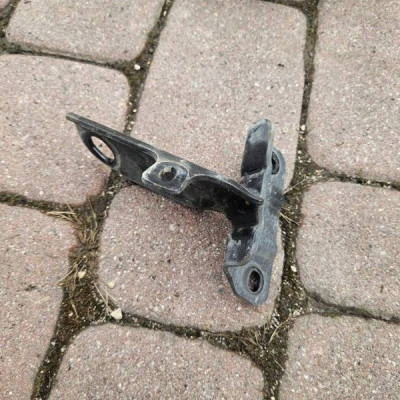 Uchwyt wspornik mocowanie Renault Zoe 7765R