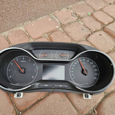 Licznik zegary 1.2THP benzyna Opel Grandland X 9836027780