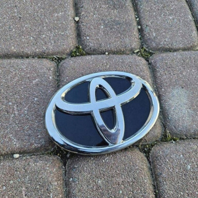 Znaczek klapy bagażnika logo TOYOTA PROACE CITY Berlingo Combo E Rifter