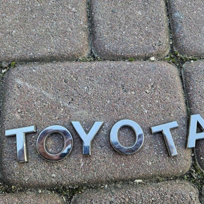 Napis logo emblemat klapy TOYOTA PROACE CITY Berlingo Combo E Rifter