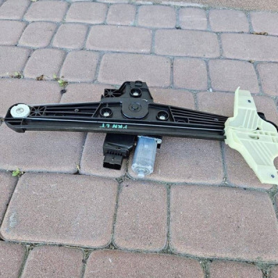 Podnośnik szyby lewy bok PROACE CITY Berlingo Combo E Rifter 9840175480