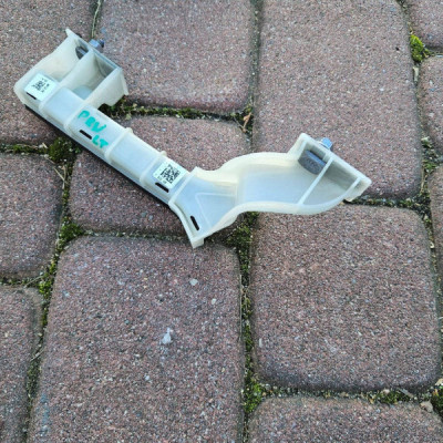 Prowadnica szyby lewy bok PROACE CITY Berlingo Combo E Rifter 9846936780