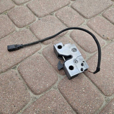 Zamek maski EUROPA Tiguan Volkswagen Golf 7 VII 5G1823509D