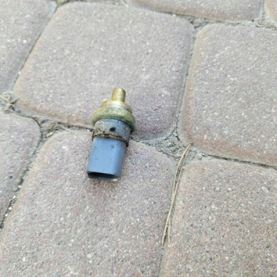 Czujnik temperatury płynu chłodzącego Volkswagen Golf 7 VII 06A919501A