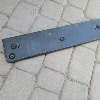 Ramka osłona tablicy rejestracji zderzaka Volkswagen Golf 7 VII 5G0807287AA