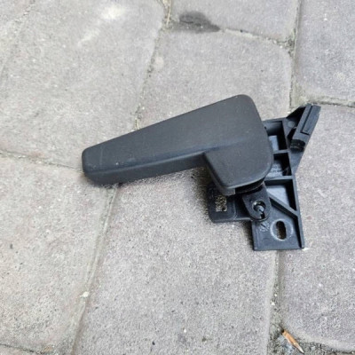 Rączka uchwyt otwierania maski Volkswagen Golf 7 VII 517823633B