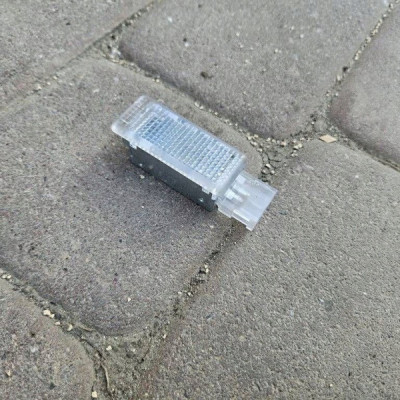 Lampka oświetlenie kabiny wnętrza Volkswagen Golf 7 VII 6L0947565