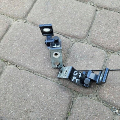 Zawiasy drzwi tył tylne prawe LD5G 8K0831402P