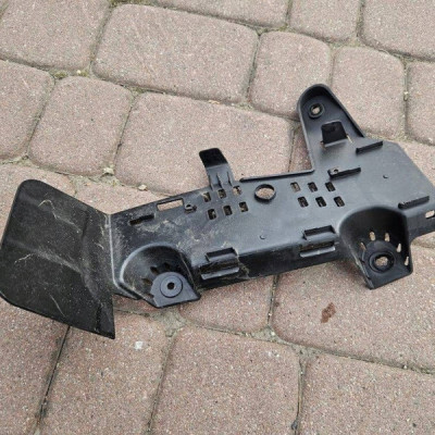 Uchwyt mocowanie podnóżka pod stope Volkswagen Golf 7 VII 5Q1864775A