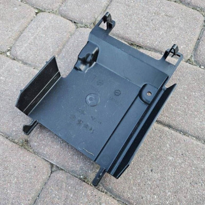 Uchwyt mocowanie wspornik deski konsoli Opel Astra L 6 VI 9834402280