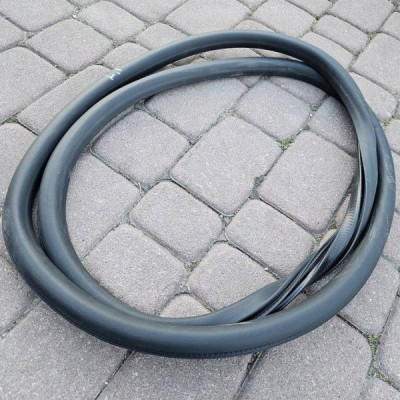 Uszczelka karoseryjna drzwi tył tylna lewa Opel Astra L 6 VI 9838513580
