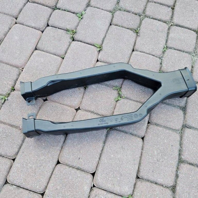 Prowadnica powietrza kanał pod tunel Opel Astra L 6 VI 9834477080