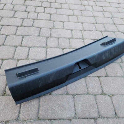 Obudowa osłona pasa tylnego bagażnika 98407542ZD Opel Astra L 6 VI