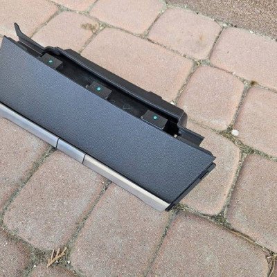 Schowek deski środkowy tunelu konsoli Opel Astra L 6 VI 9840542680