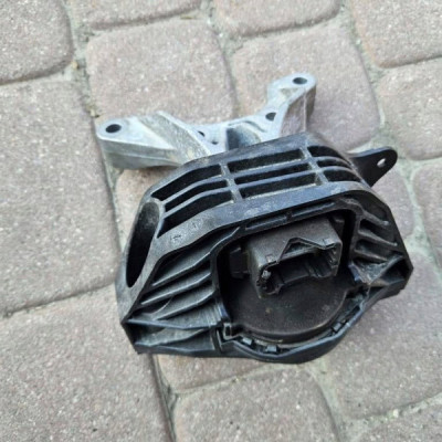 Łapa poduszka silnika 1.2THP Corsa F Opel Astra L 6 VI Mokka B 243444
