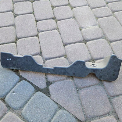 Obudowa osłona podwozia lewa nadkola Opel Mokka 95330353