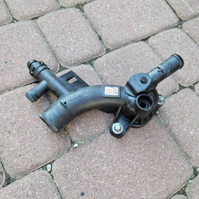 Termostat obudowa termostatu 1.4T Astra J Opel Mokka 25193922