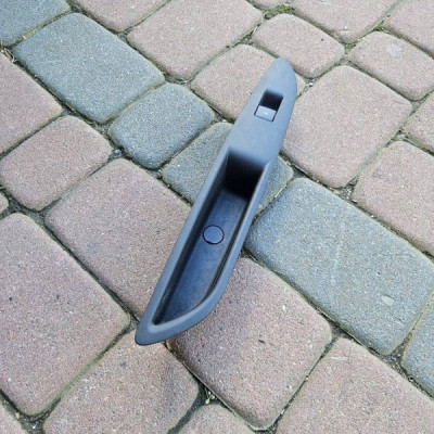 Przełącznik sterowania szyb lewy tył włacznik Opel Mokka 95025524