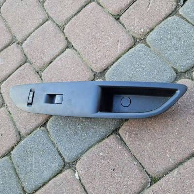 Obudowa osłona przełącznik zamykania szyb Opel Mokka 95025520