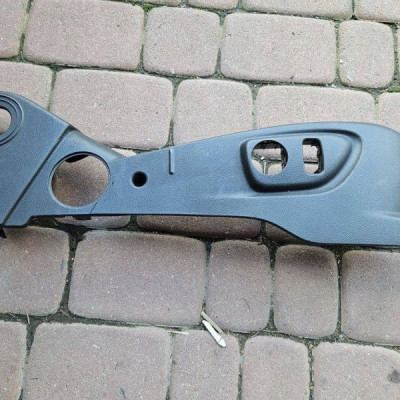 Obudowa osłona fotela plastik Opel Mokka AVK16485