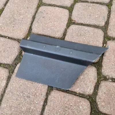 Obudowa osłona bagażnika lewa Volkswagen Golf 7 VII GTI 5G6867461A