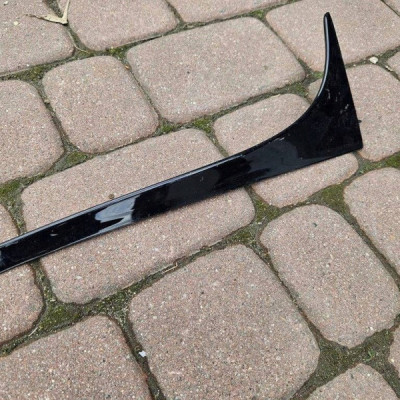 Listwa spojler klapy tylnej prawy Volkswagen Golf 7 VII GTI 5G6805946C