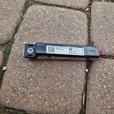 Wzmacniacz antenowy radia Fioletowa Volkswagen Golf 7 VII GTI 5G6035577A