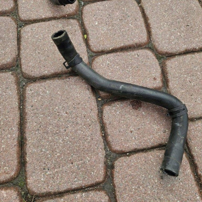 Rura przewód wąż wody 2.0TFSI TSI Volkswagen Golf 7 VII GTI 5Q0121058AE