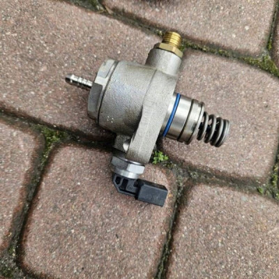 Pompa wtryskowa paliwa 2.0TFSI TSI Volkswagen Golf 7 VII GTI 06L127027B