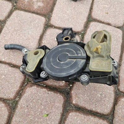 Odma separator oleju odpowietrznik Volkswagen Golf 7 VII GTI 06K103495AG