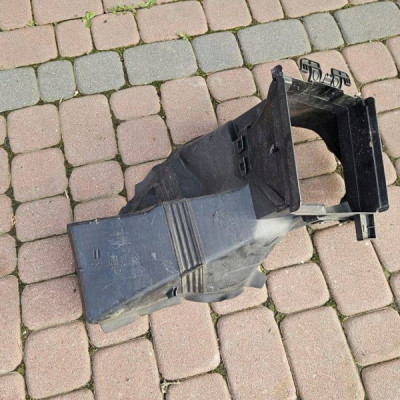 Kierownica wlot powietrza łapacz dolot Opel Grandland X YP00043180