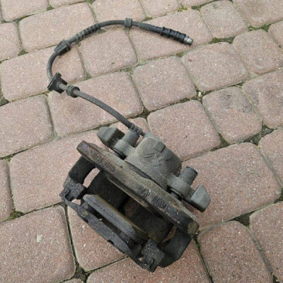 Zacisk przód przedni lewy jażmo Opel Grandland X 9830798880