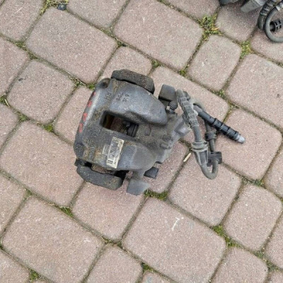 Zacisk przód przedni hamulca jażmo prawy Opel Grandland X