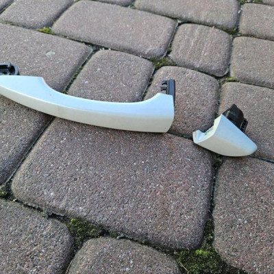 Klamka drzwi tył tylna lewa KWED biała Opel Grandland X