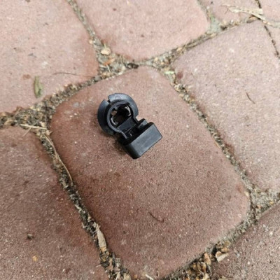 Uchwyt mocowanie wspornik maski przedniej podpora Opel Grandland X