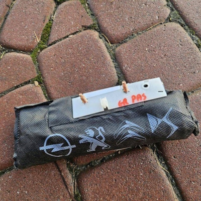 Poduszka fotela prawa fotelówka Opel Grandland X 9826261180