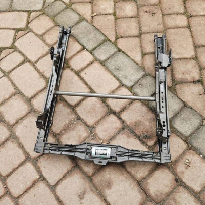 Silnik silniczek sterowania fotela szyny Opel Grandland X 118327603