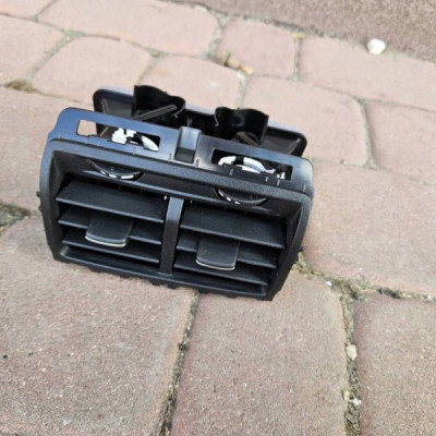 Kratka nawiewu nadmuchu tunelu tylnego OPEL ASTRA L 6 VI 9835358380